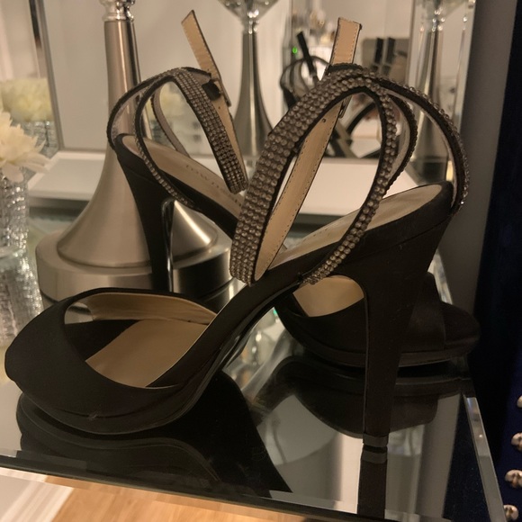 Brand new black heel/ sandals from town shoes - Picture 3 of 5